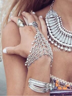 Free People Silver-Tone Floral Chain Slave Bracelet with Ring